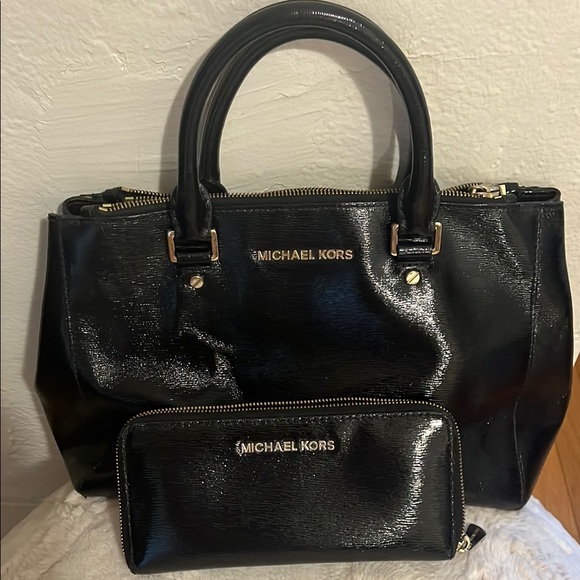 M. Kors purse and wallet EUC - Picture 1 of 8